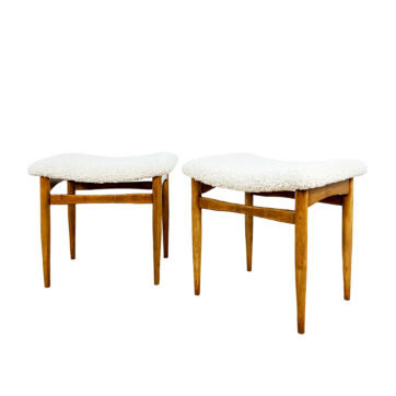 Pareja de pequeñas banquetas - España 1960